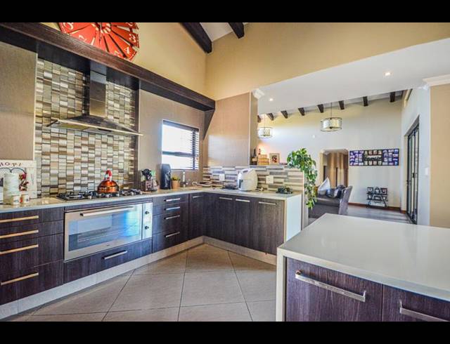 4 BEDROOM HOUSE FOR SALE IN COPPERLEAF ESTATE